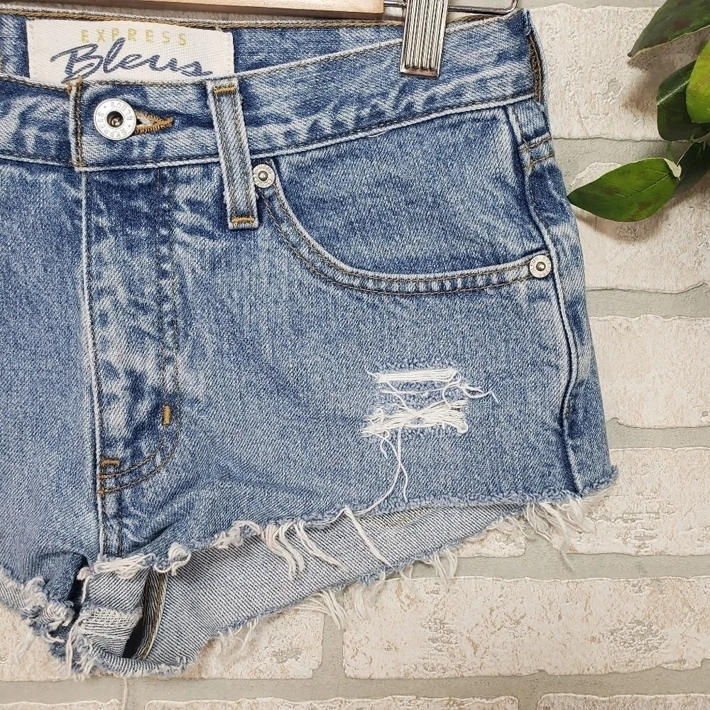 EXPRESS BLEUS Extreme Flare Jean Shorts Size 3/4 S